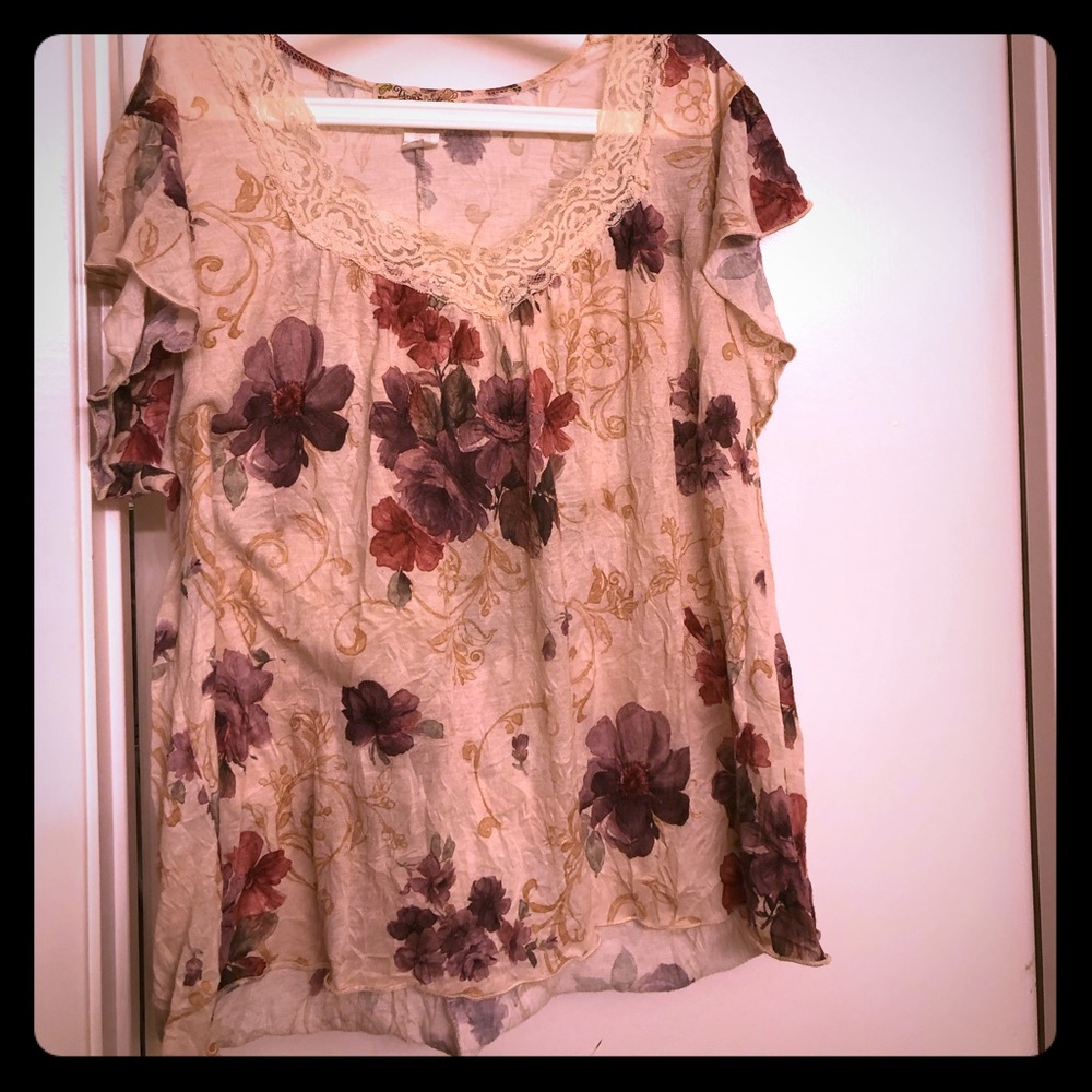 Casual floral top